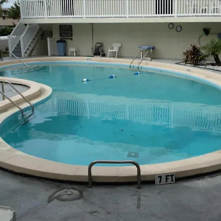 Quiet Vista Del Mar 2 Bedroom Condo Beachfront Property Cocoa Beach Exterior photo