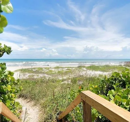 Quiet Vista Del Mar 2 Bedroom Condo Beachfront Property Cocoa Beach Exterior photo